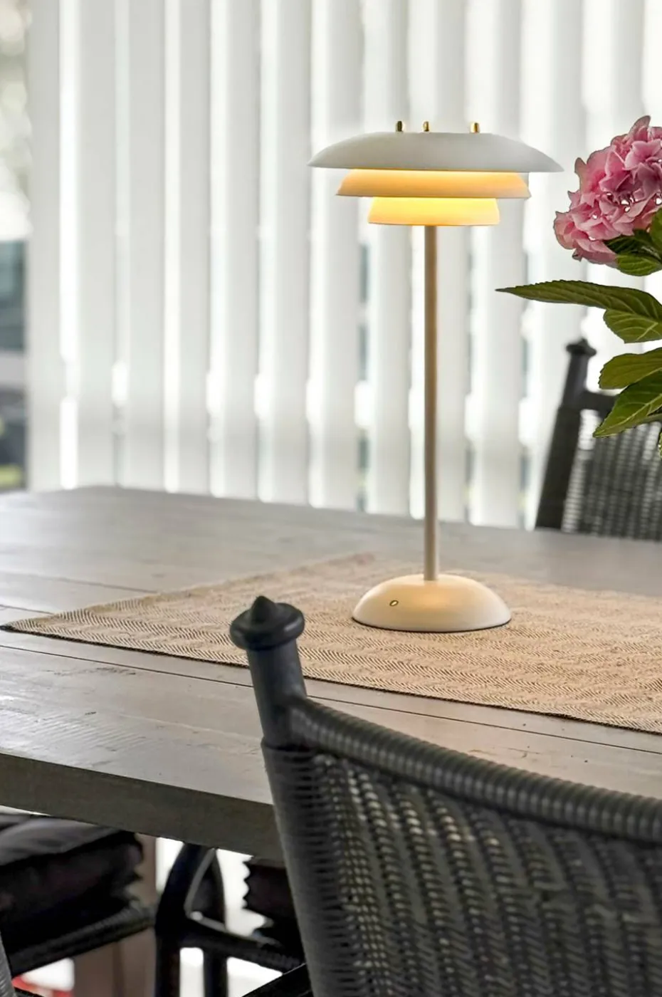 Aneta Lighting Bordlampe Epsilon recharge