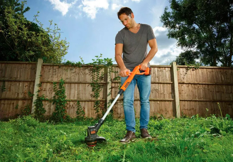 Black & Decker Gresstrimmer 18 V 25 cm 2AH Batteri inngår