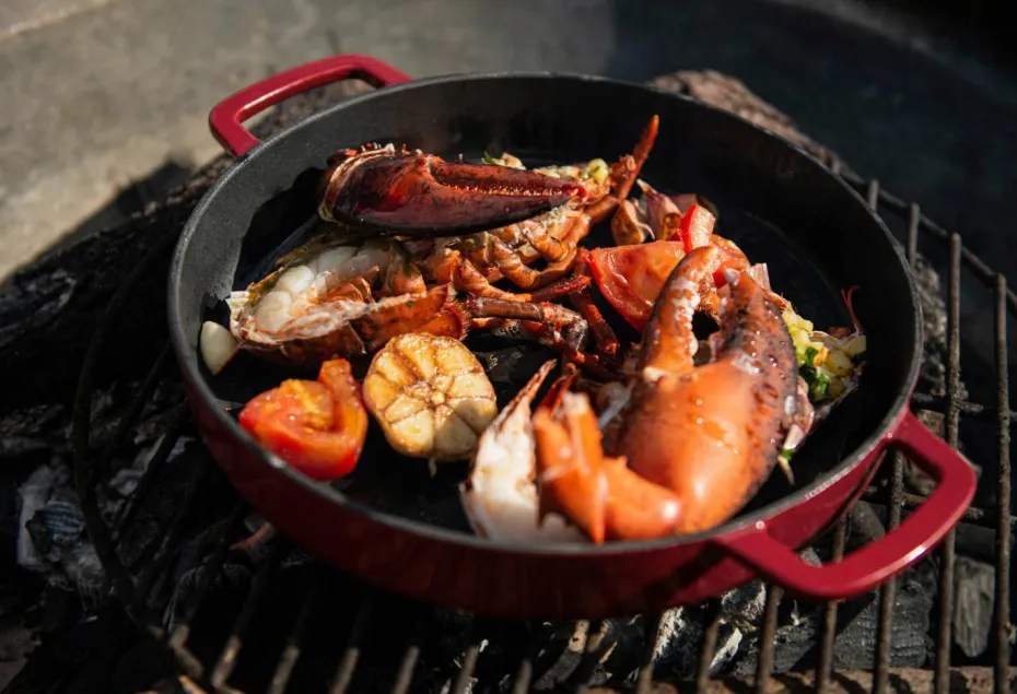 Combekk Skillet 24 cm emaljert resirkulert støpejern Bordeaux