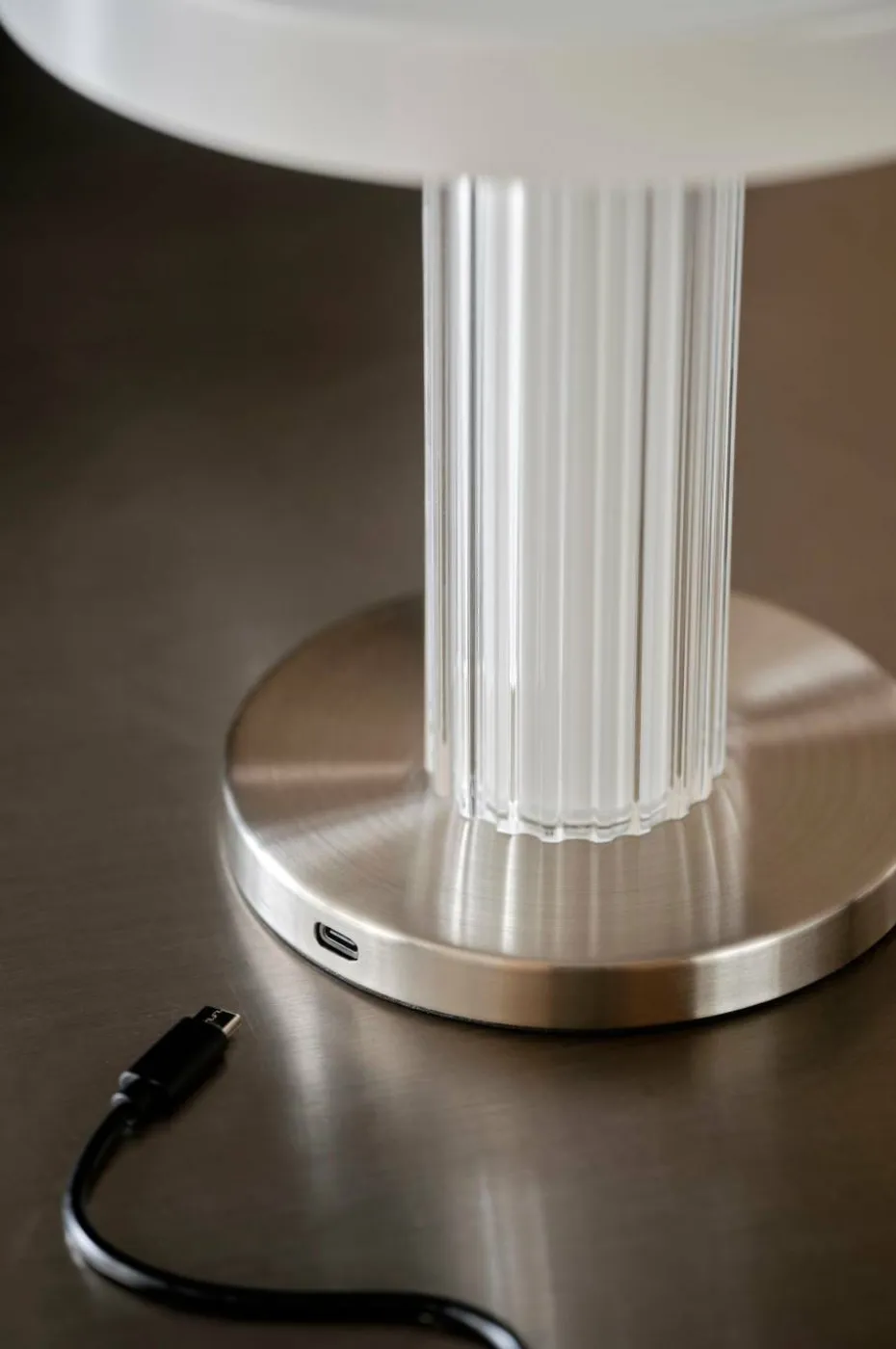 Design For The People Bordlampe Trezzi Portable