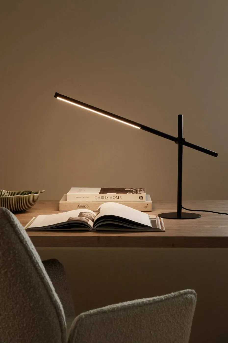 Ellos Home Bordlampe Atom LED