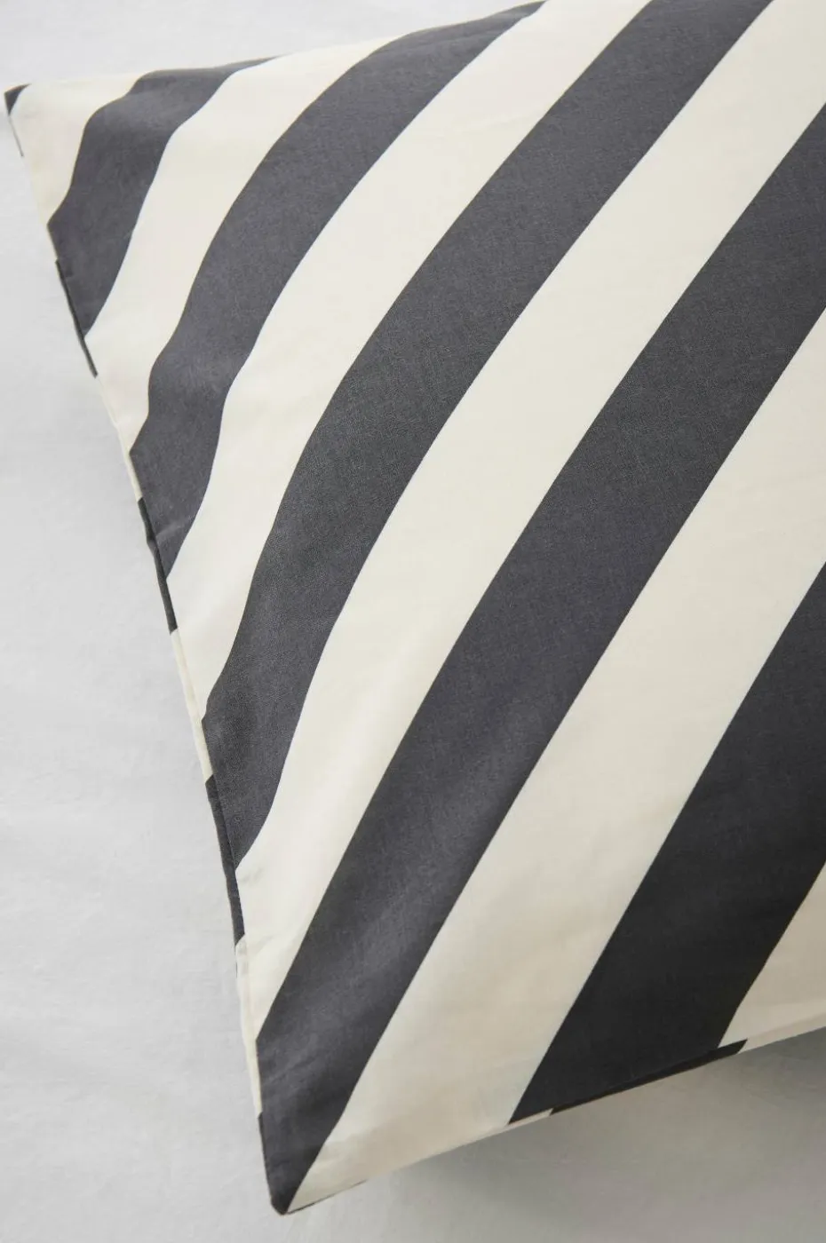 Ellos Home Dynetrekksett Diagonal Stripe i bomull 2 deler