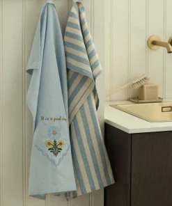 Ellos Home Kjøkkenhåndkle Elly Classic Stripe i resirkulert halvlinne 2-pakning