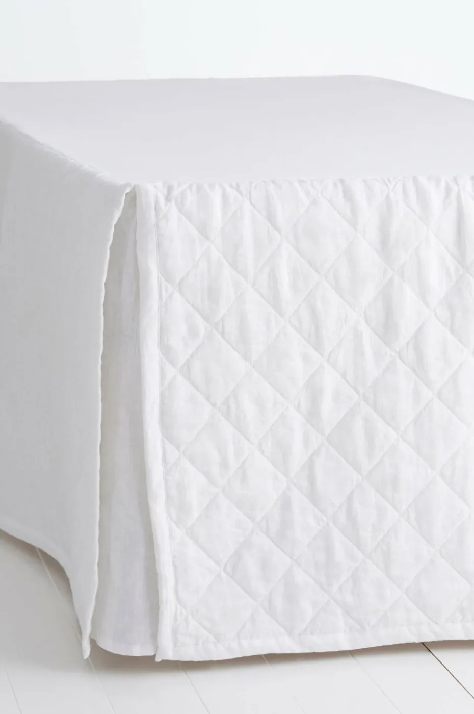 Ellos Home Sengekappe Candice Quilted i vasket lin, høyde 60 cm