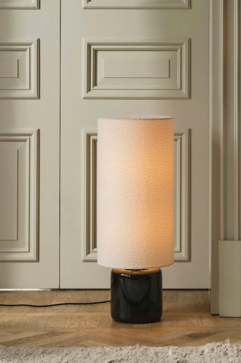 Globen Lighting Gulvlampe Florian 30 Hvit bouclé/beige