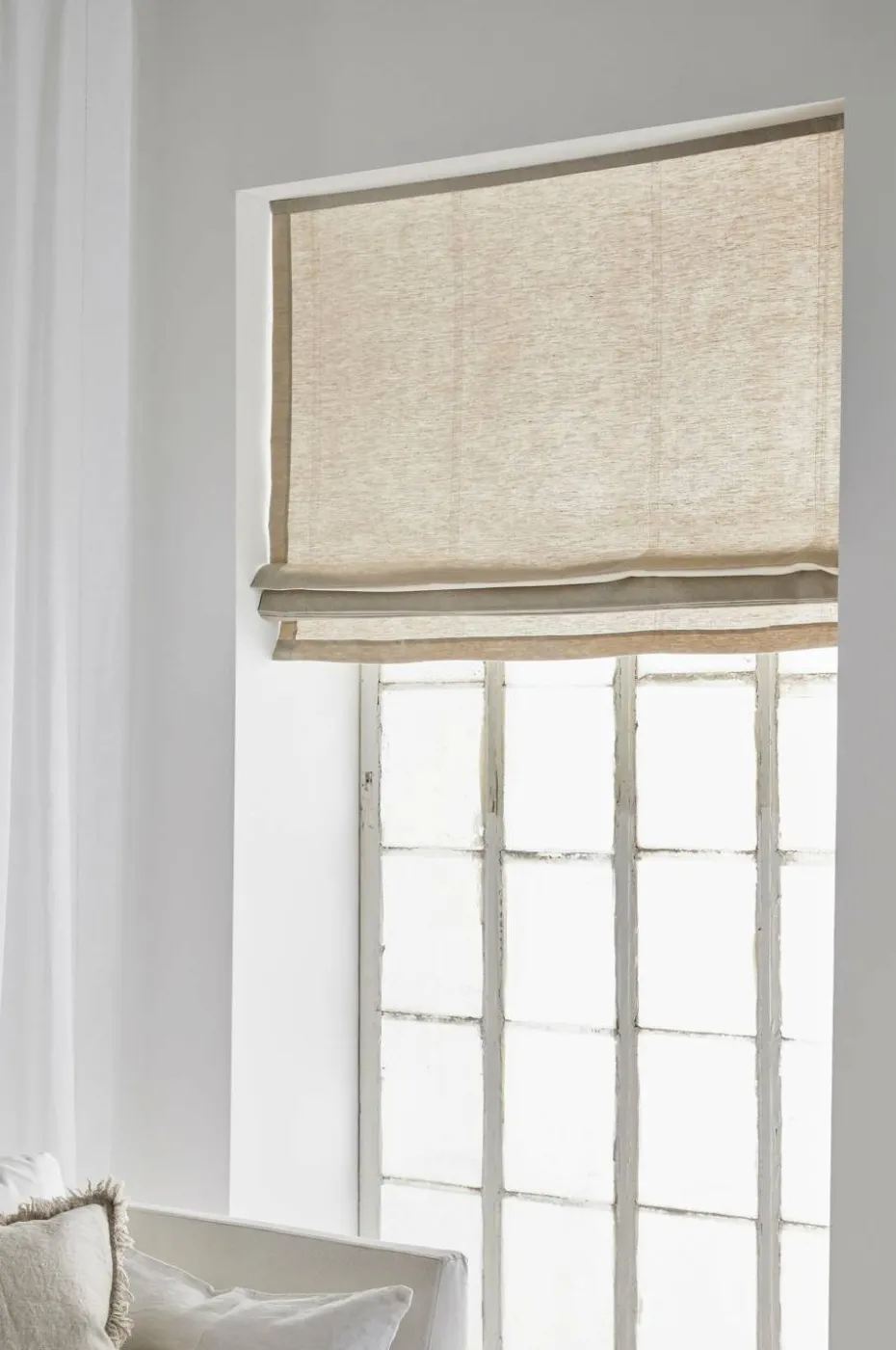 Himla Roman Blind Ebba