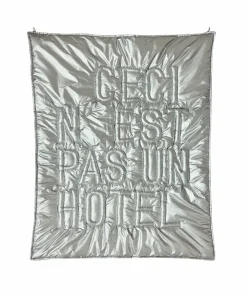HKliving Veggkunst 'Ceci n'est pas un hôtel'