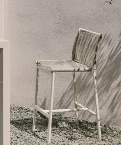 Kave Home Culip utendørs krakk laget av tauverk og hvit aluminium, 65 cm