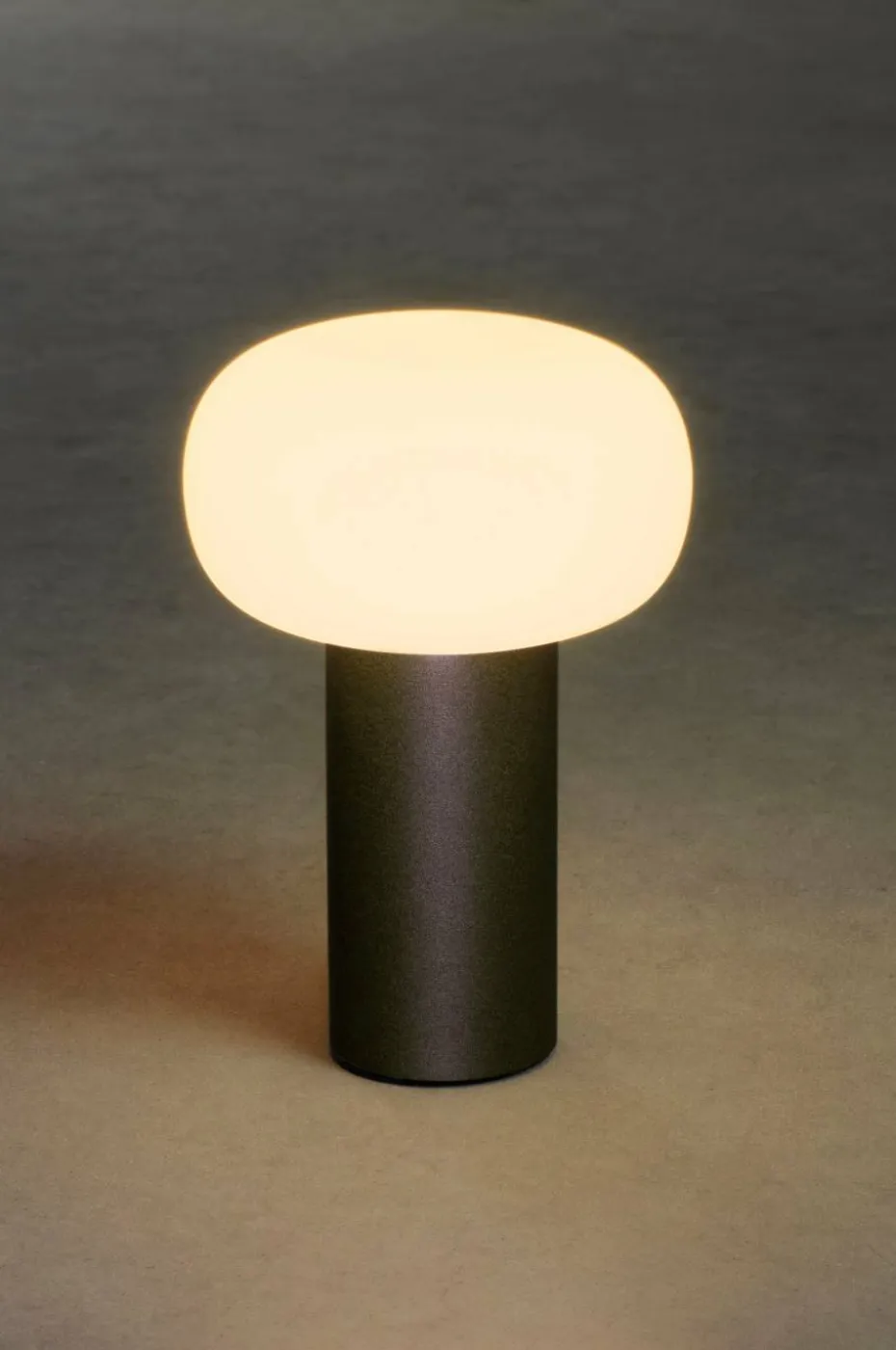 Konstsmide Bordlampe Antibes USB høyde 19 cm