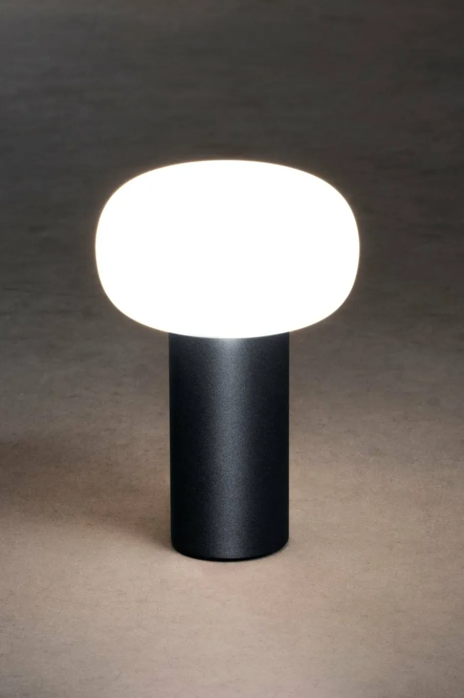 Konstsmide Bordlampe Antibes USB høyde 19 cm
