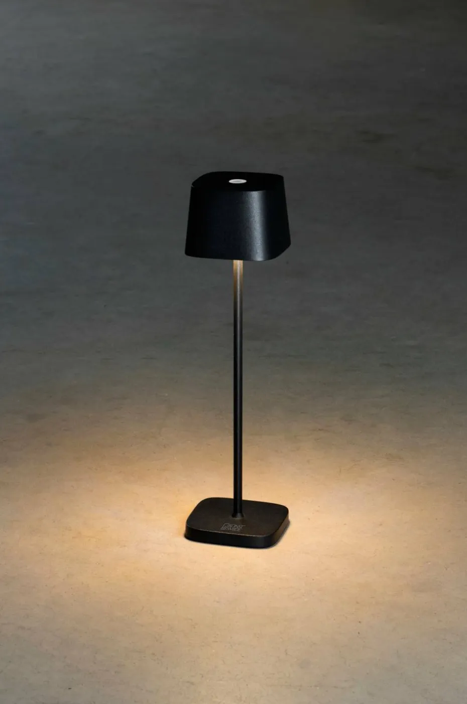 Konstsmide Bordlampe Capri USB høyde 20 cm