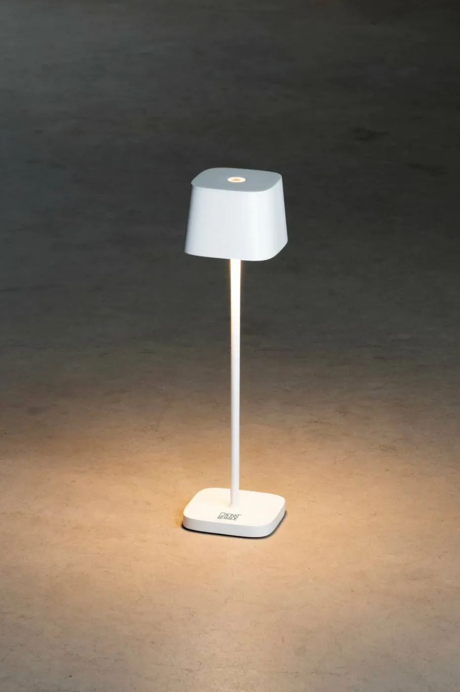 Konstsmide Bordlampe Capri USB høyde 20 cm