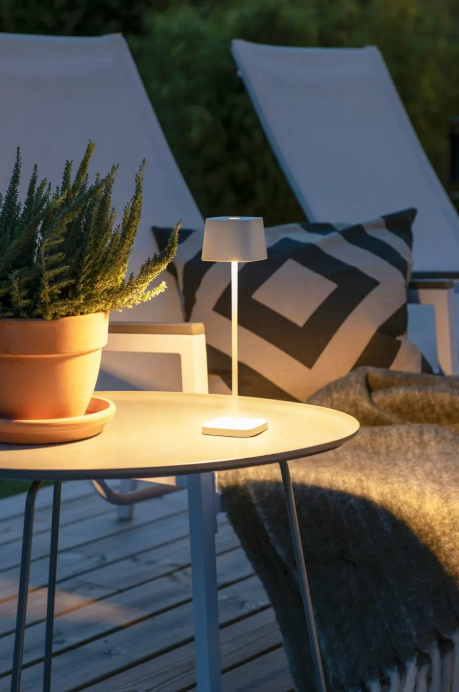 Konstsmide Bordlampe Capri USB høyde 20 cm
