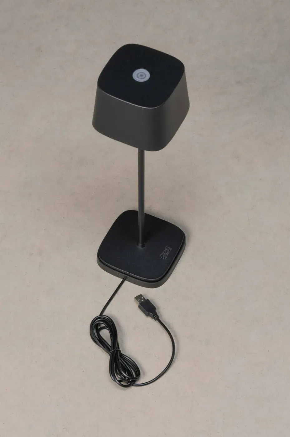 Konstsmide Bordlampe Capri USB høyde 36 cm