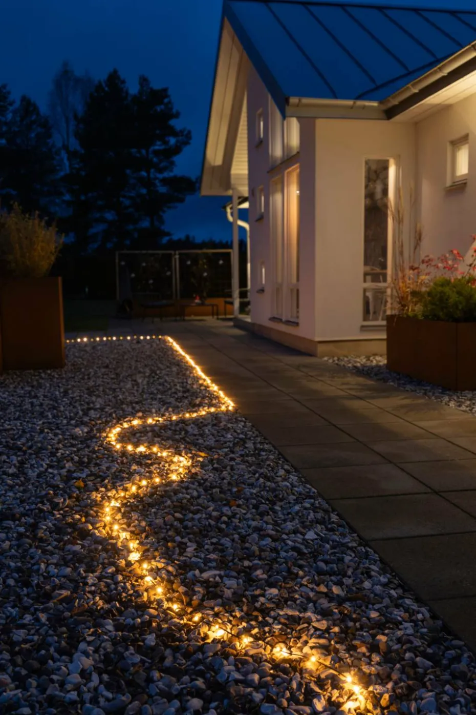 Konstsmide ShineLine 200 ravfarget LED 10m