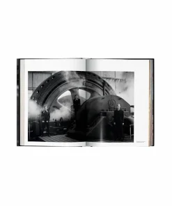 New Mags Coffee Table Book - Peter Lindbergh - On Fashion Photography