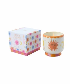 Paddywax Adopo 226 g solkeramikk med advarselsetikett og støvdeksel - Orange Blossom-eske