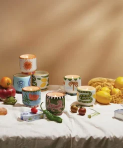 Paddywax Adopo 226 g solkeramikk med advarselsetikett og støvdeksel - Orange Blossom-eske