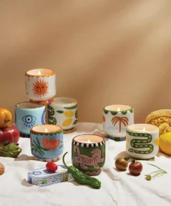 Paddywax Adopo 226 g solkeramikk med advarselsetikett og støvdeksel - Orange Blossom-eske