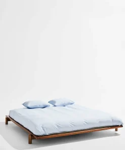 Pastill Julie sengeramme i furu 180 cm