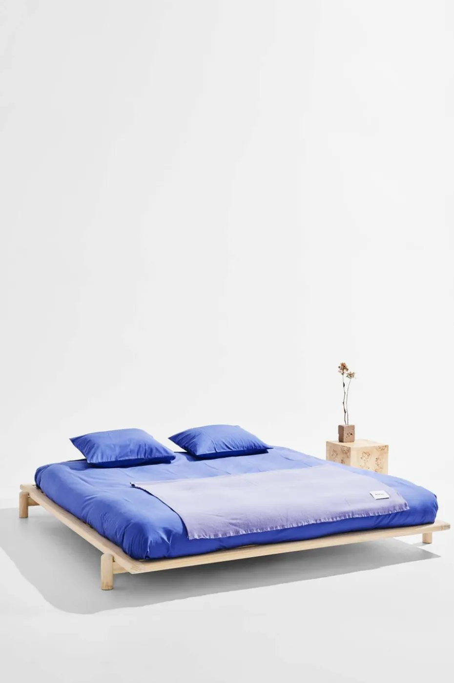 Pastill Julie sengeramme i furu 180 cm