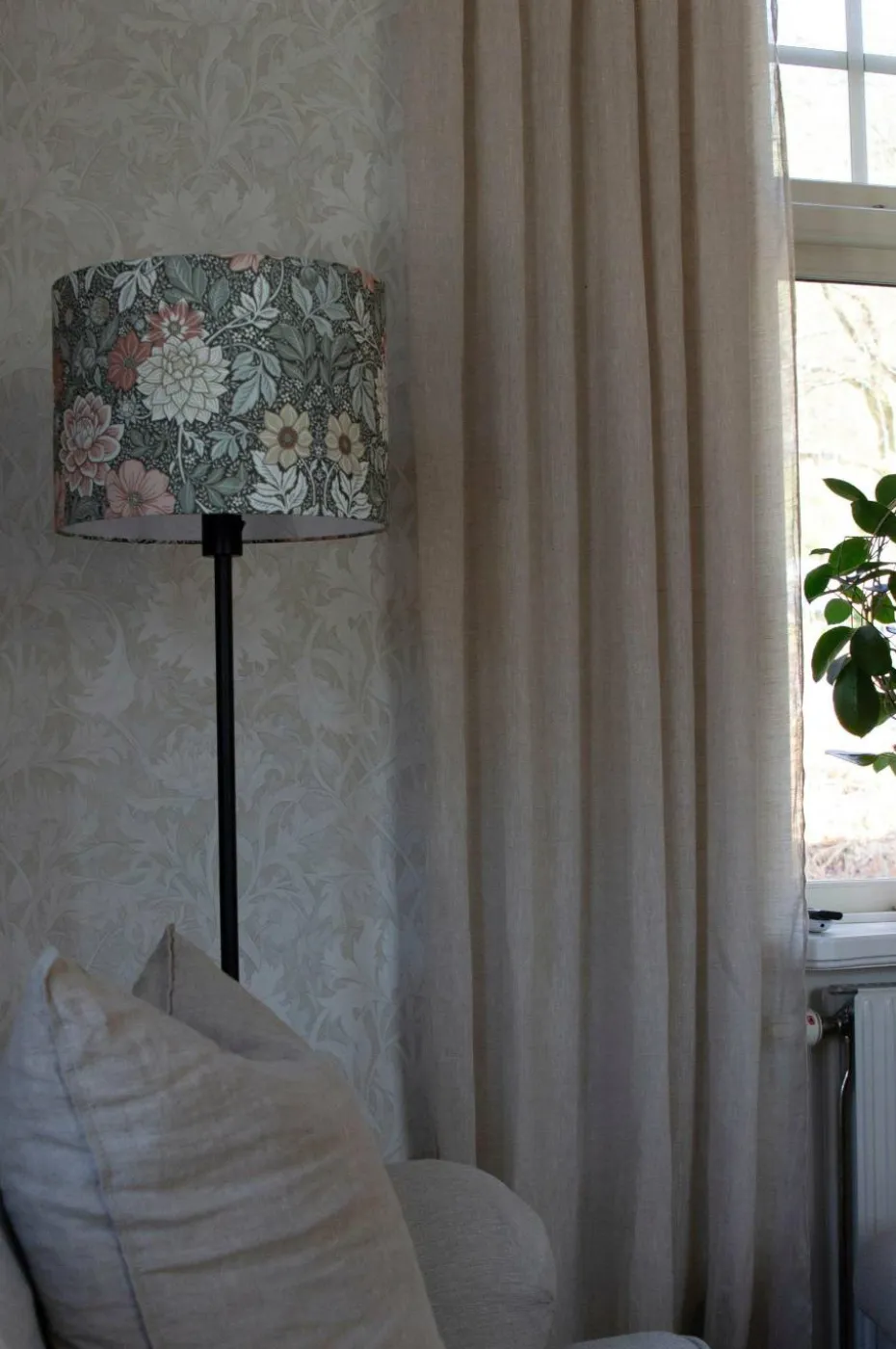 PR Home Gulvlampe Amy svart