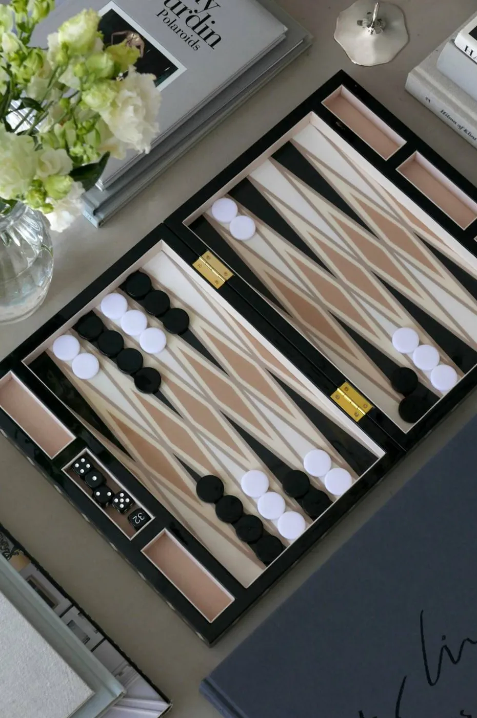 PRINTWORKS Lakkert Backgammon, svart