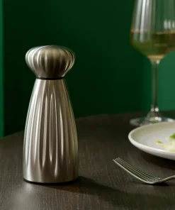 Robert Welch Pepper Mill Palm Satin Medium